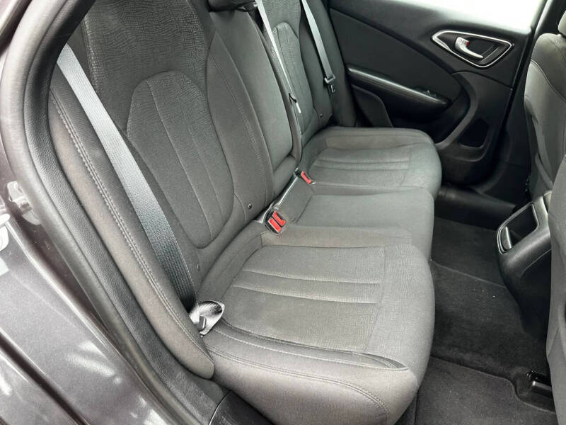 2016 Chrysler 200