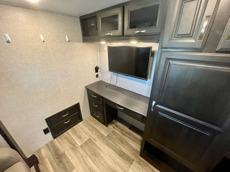 2022 Jayco North Point 377RLBH