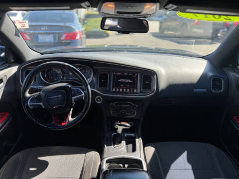 2017 Dodge Charger SXT