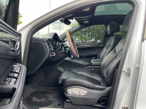 2017 Porsche Macan S