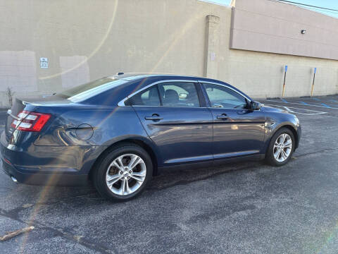 2017 Ford Taurus SEL
