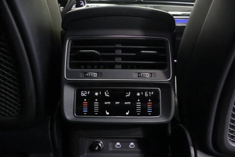 2023 Audi SQ8 4.0T quattro Premium Plus