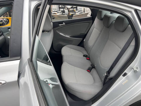 2013 Hyundai Accent GLS