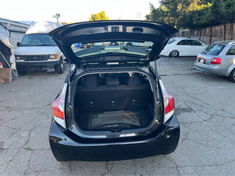 2015 Toyota Prius c One