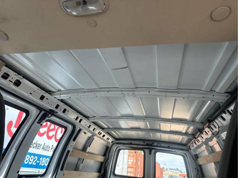 2023 GMC Savana 2500