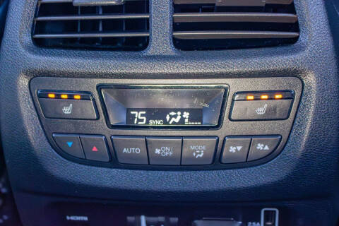 2020 Honda Pilot Touring w/Rear Captain's Chairs