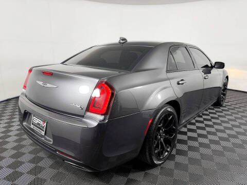 2017 Chrysler 300