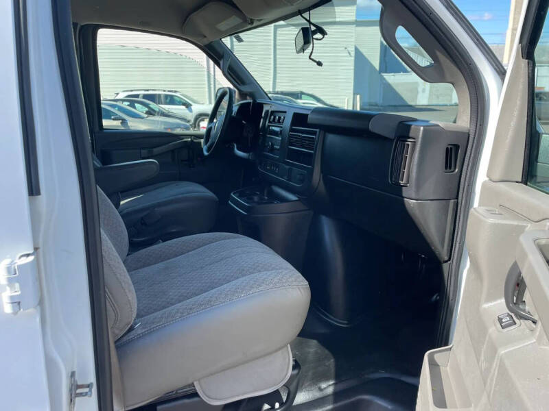 2018 Chevrolet Express 2500