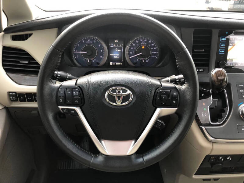 2017 Toyota Sienna