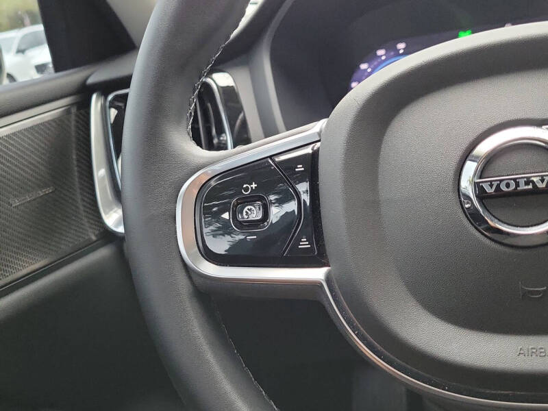 2024 Volvo S60 Recharge T8 Plus Dark Theme