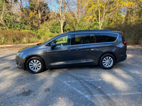 2017 Chrysler Pacifica Touring-L