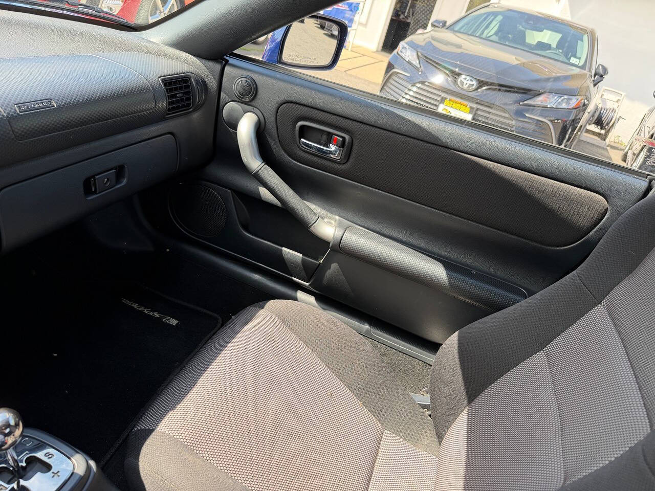 2002 Toyota MR2 Spyder 11