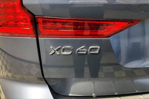 2022 Volvo XC60 B5 Momentum