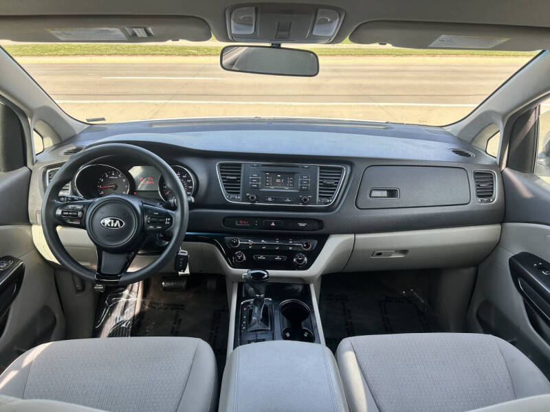 2016 Kia Sedona L