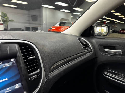 2020 Chrysler 300 Touring