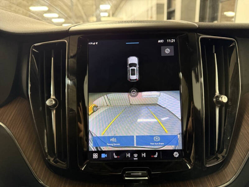 2023 Volvo XC60 Recharge T8 Plus Bright Theme