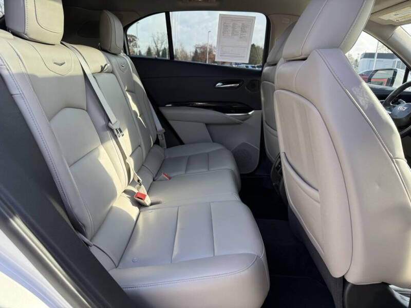 2022 Cadillac XT4 Premium Luxury