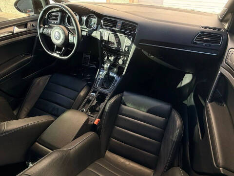 2017 Volkswagen Golf R 4Motion