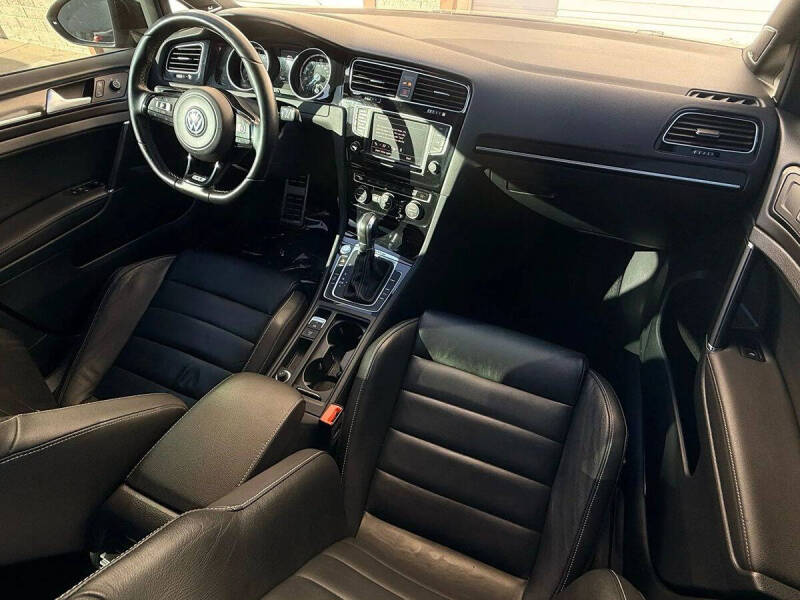 2017 Volkswagen Golf R 4Motion