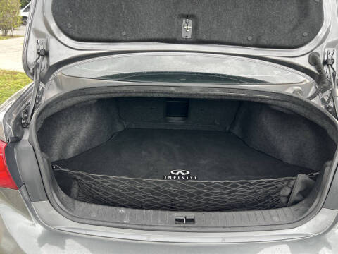 2015 Infiniti Q50 Premium