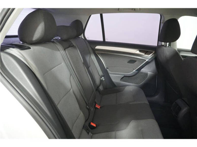 2016 Volkswagen e-Golf SE