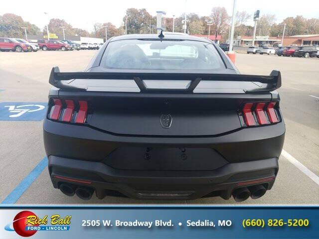 2025 Ford Mustang Dark Horse