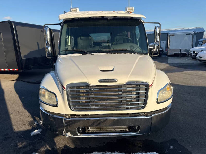 2006 Freightliner M2 106