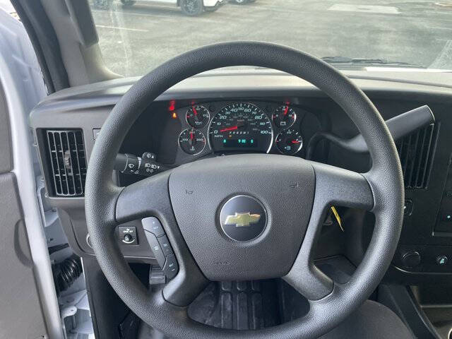 2025 Chevrolet Express 2500