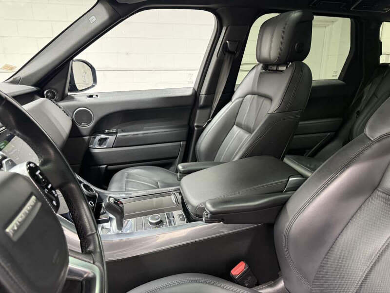 2022 Land Rover Range Rover Sport HSE Silver Edition