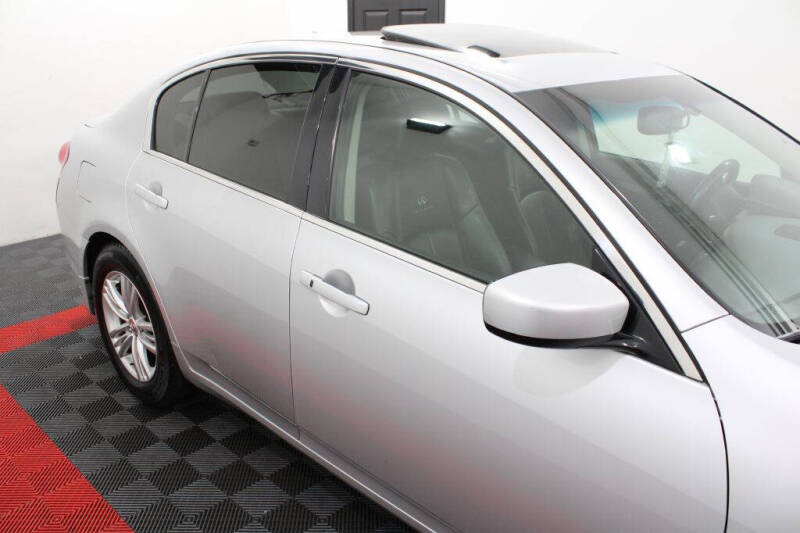 2013 Infiniti G37 Sedan x