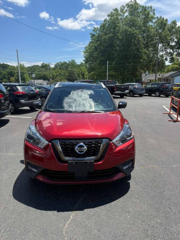 2020 Nissan Kicks SR