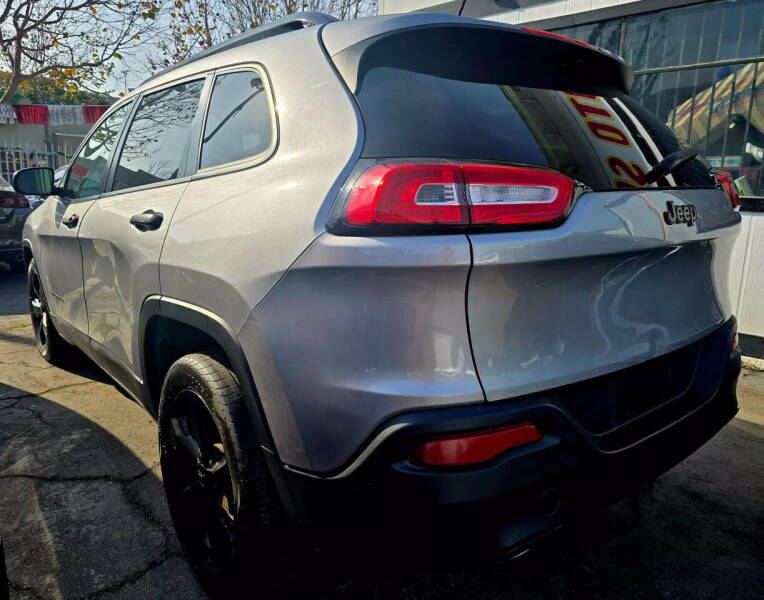 2017 Jeep Cherokee Sport Altitude