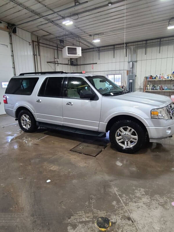 2010 Ford Expedition EL for sale at WESTSIDE GARAGE LLC in Keokuk IA