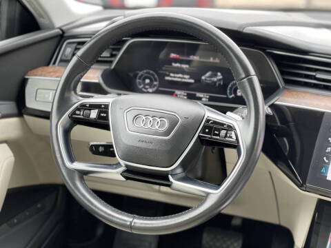2019 Audi e-tron quattro Prestige