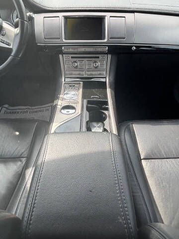 2011 Jaguar XF