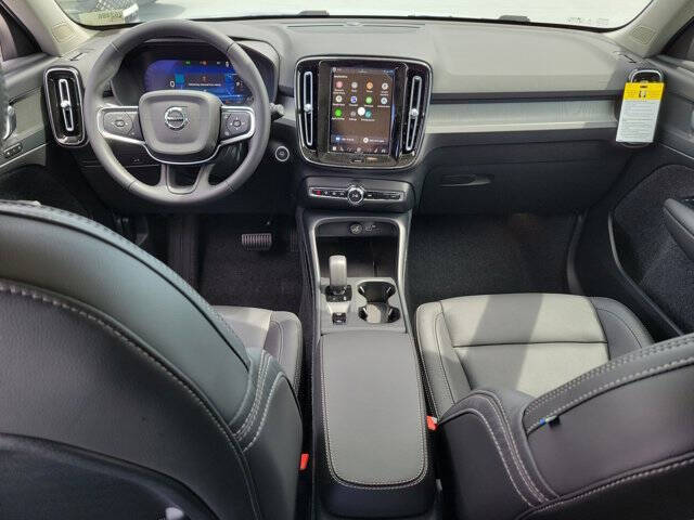 2026 Volvo XC40 B5 Core
