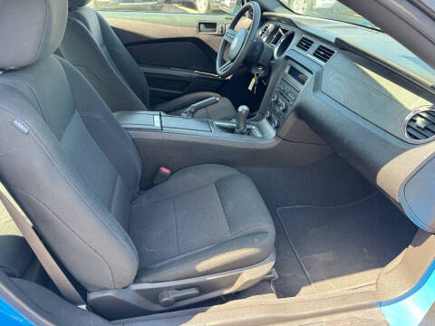 2010 Ford Mustang V6