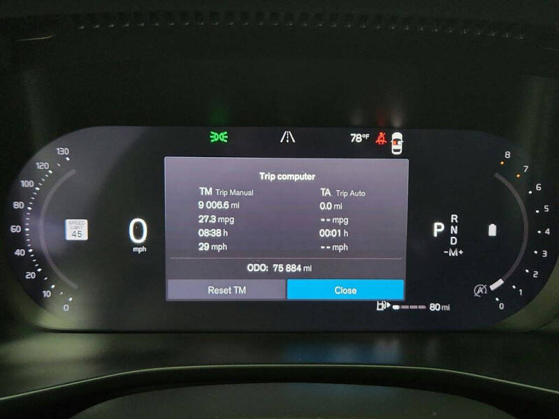 2023 Volvo XC40 B5 Plus Bright Theme
