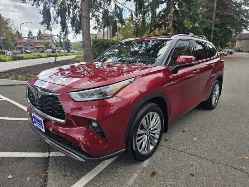 2024 Toyota Highlander Platinum's photo