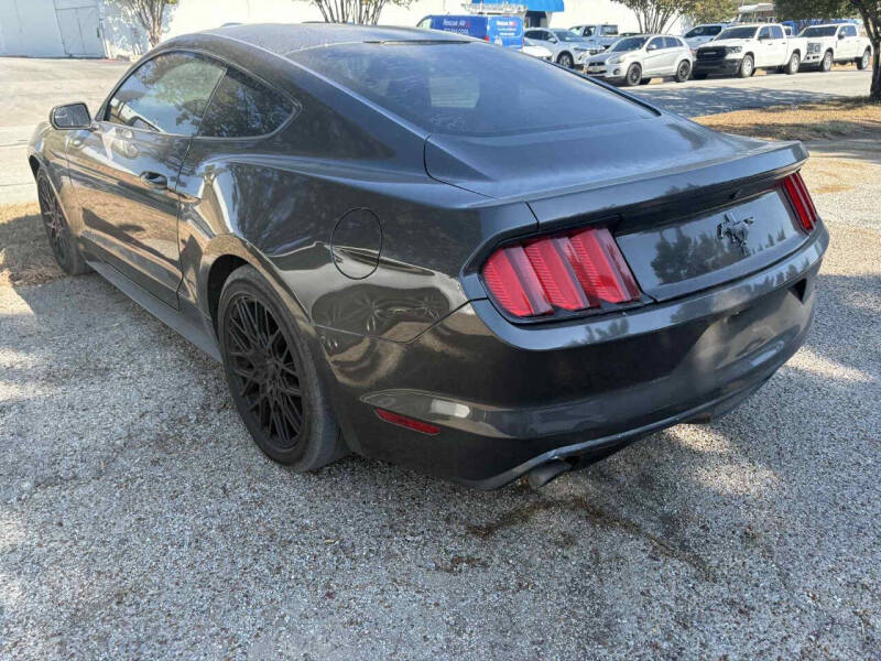 2017 Ford Mustang V6