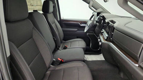 2025 GMC Sierra 1500 Elevation Standard