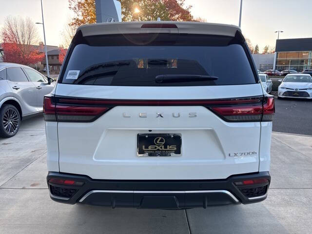 2025 Lexus LX 700h F SPORT Handling