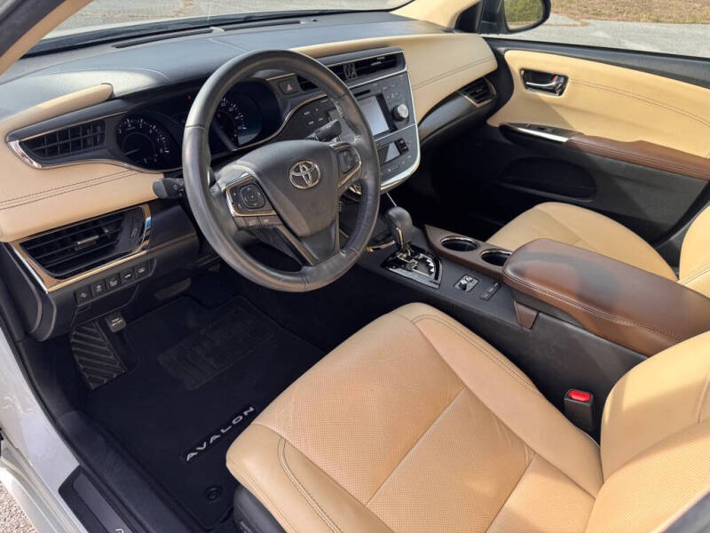 2017 Toyota Avalon XLE