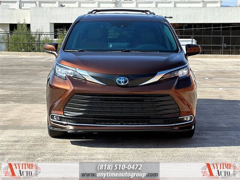 2021 Toyota Sienna XLE 8-Passenger