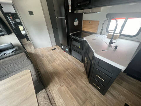 2022 CHEROKEE FOREST RIVER