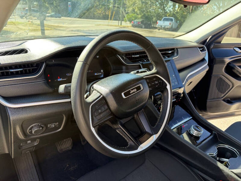 2023 Jeep Grand Cherokee Laredo