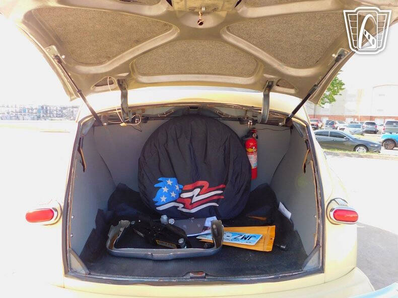 1942 Ford Super Deluxe