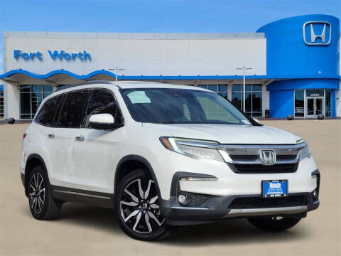 2021 Honda Pilot Touring w/Rear Captain's Chairs
