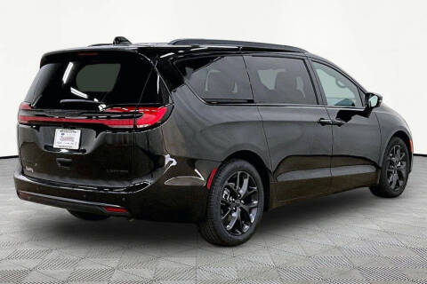 2027 Chrysler Pacifica Limited