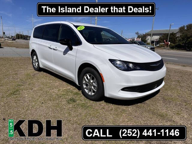 2025 Chrysler Voyager LX